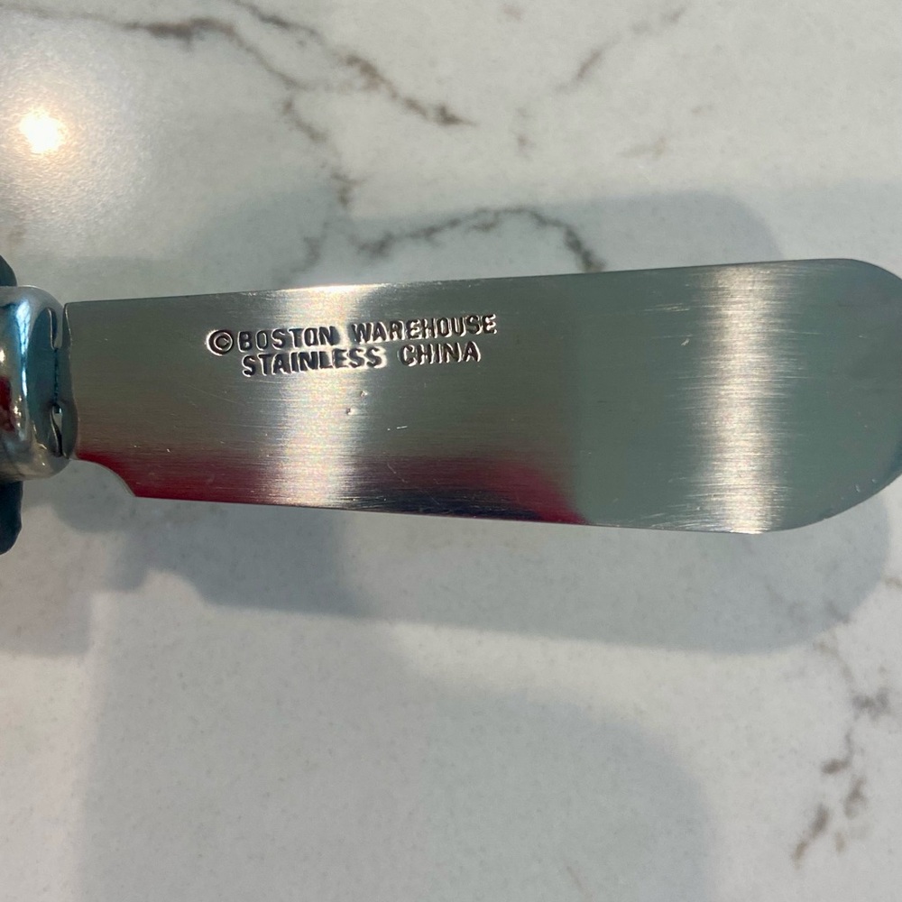 Boston Warehouse stainless china cheese/butter spreader.  Holiday. Set o… - Picture 8 of 8